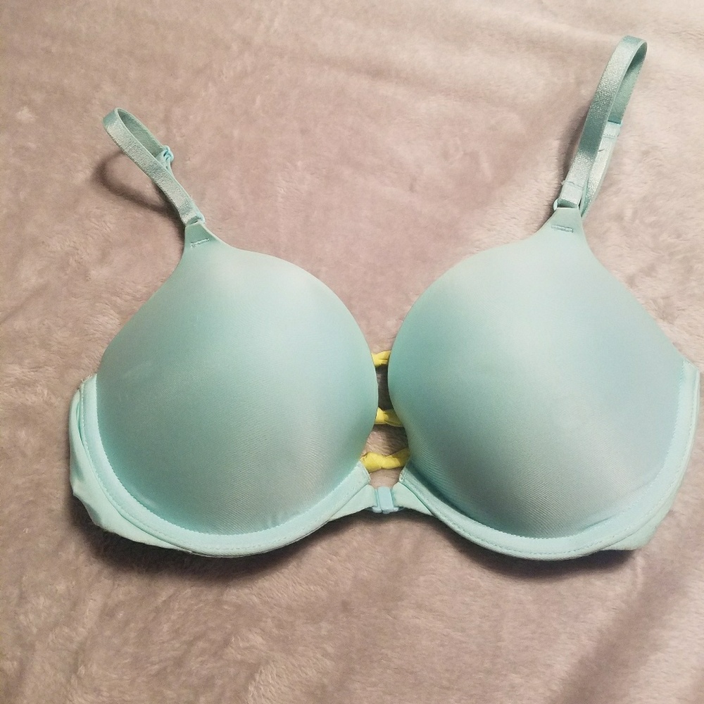 Victoria's Secret Push-Up 32D NWT